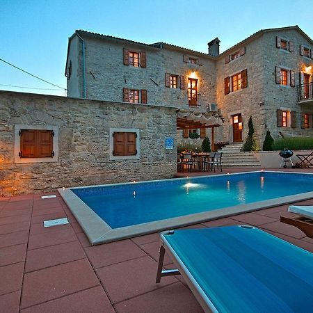 Villa Angela E Giovanni Vizinada Exterior photo